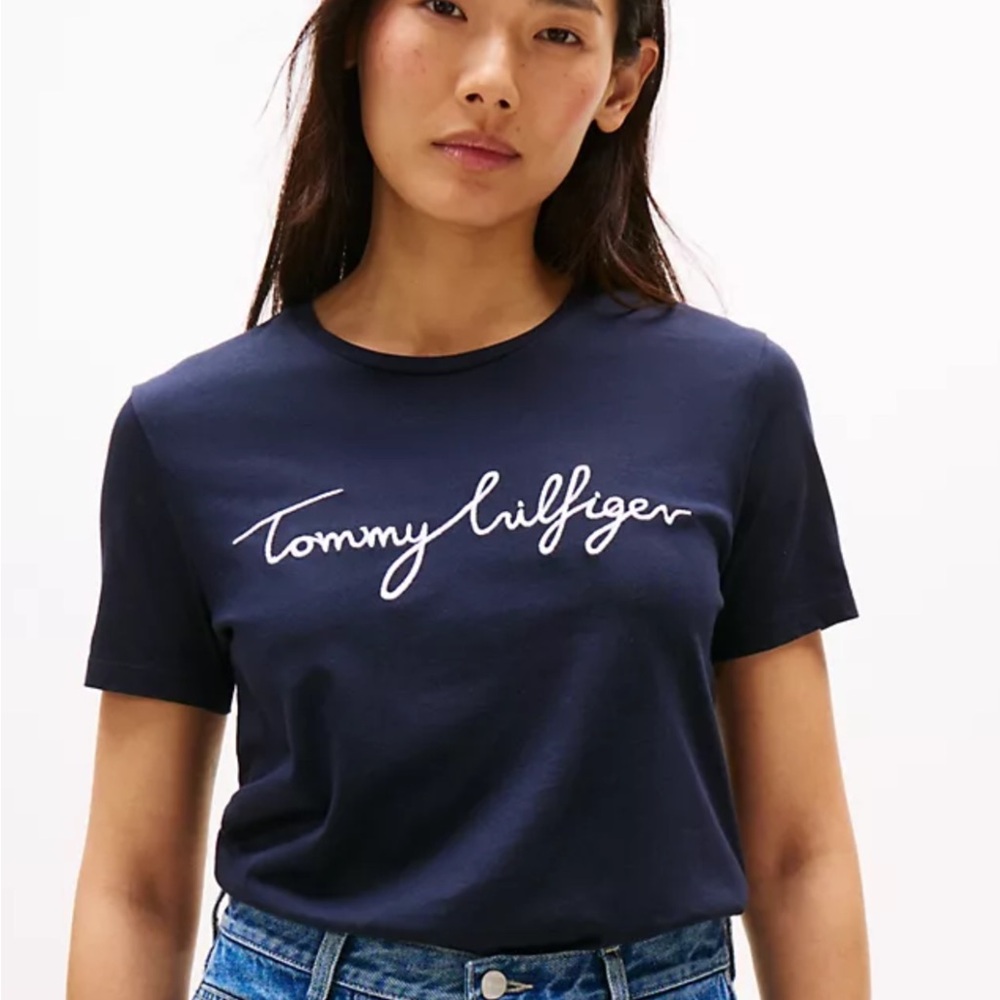Tommy Hilfiger Embroidered Signature Navy  Crewneck T-Shirt Women’s Sz. S NEW